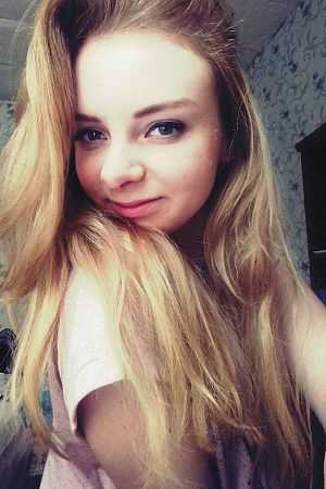 Кристи, метро Театральная