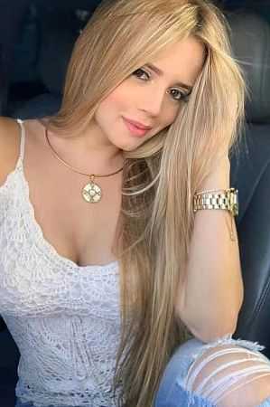 Стеша, метро Коломенская