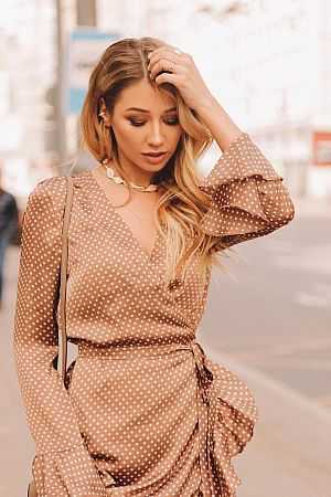 Алла, метро Планерная