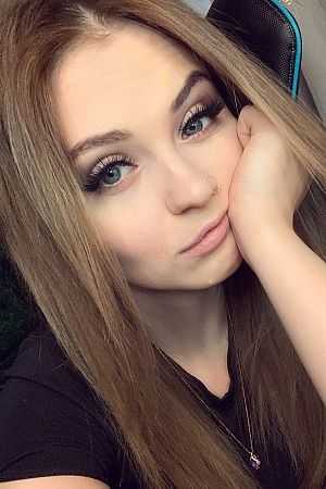 лиля, метро Комсомольская