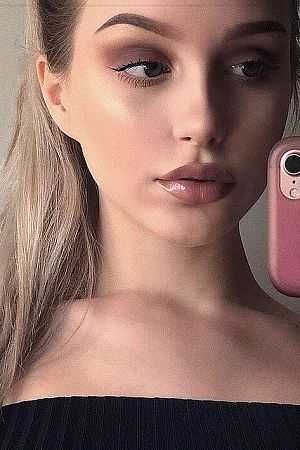 Кристи, метро Лужники