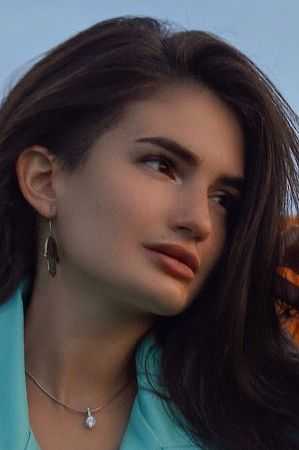 Алиса, метро Улица 1905 года