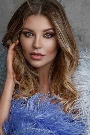 Кристи, метро Чистые пруды