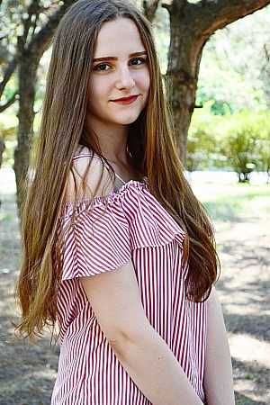 Алла, метро Курская