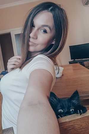 Алла, метро Деловой центр