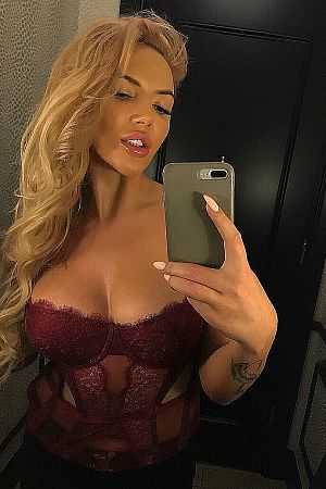 Юля, метро Первомайская