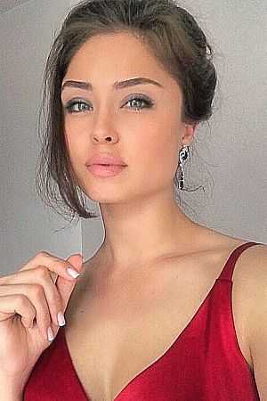 Алла, метро Коломенская