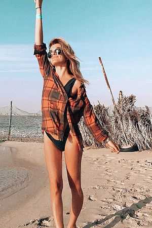 Лариса, метро Нахимовский проспект