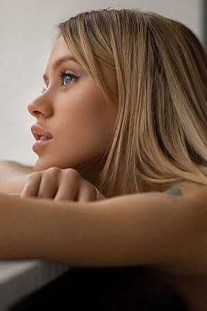 Алла, метро Новопеределкино