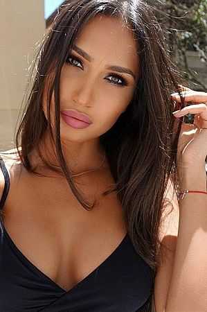 Кира, метро Чистые пруды