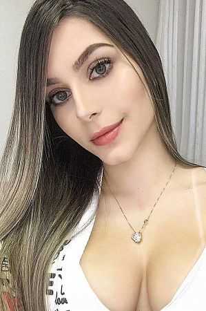 Лина, метро Пионерская