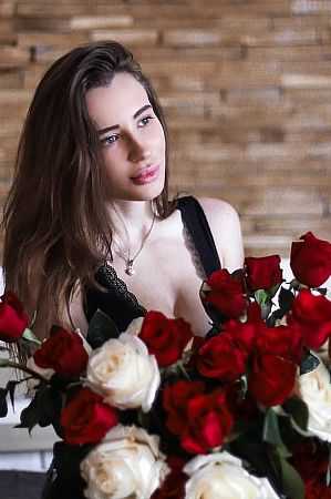 Алла, метро Белорусская