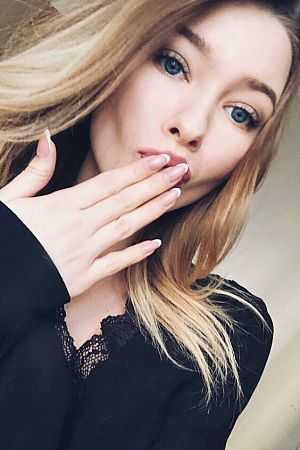 Лариса, метро Электрозаводская