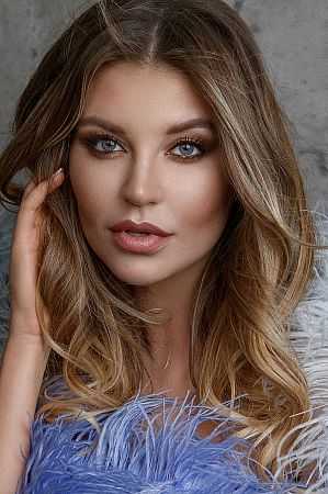 Лариса, метро Щукинская