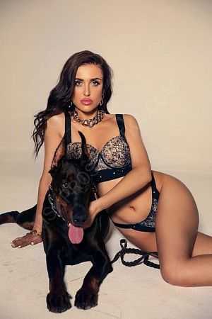 Таня, метро Пражская