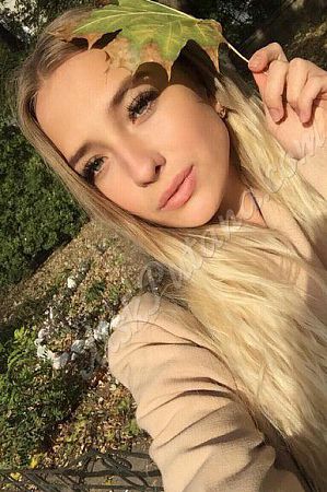 Юля, метро Бауманская