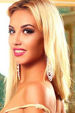 Александра, метро Царицыно