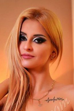 Маша, метро Авиамоторная