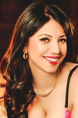 Юлия, метро Озёрная