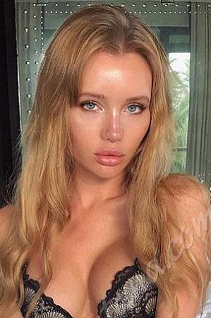 Юлия, метро Парк культуры