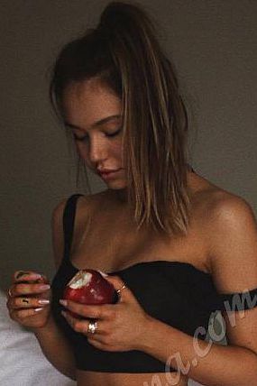 Лина, метро Кантемировская