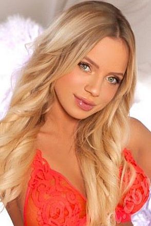 Юля, метро Театральная