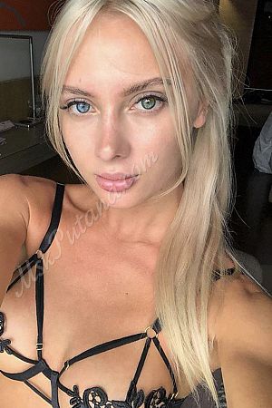 Александра, метро Кузнецкий мост