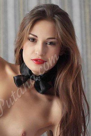 Лара, метро Чкаловская