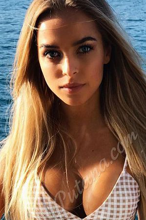 Юлия, метро Марьино