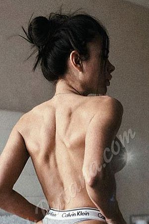 Полина, метро Октябрьская