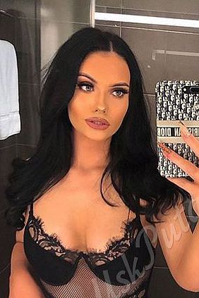 Лариса, метро Третьяковская