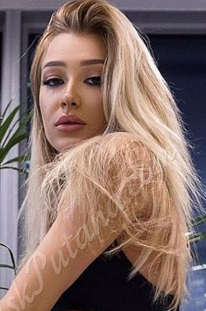 Яночка, метро Авиамоторная