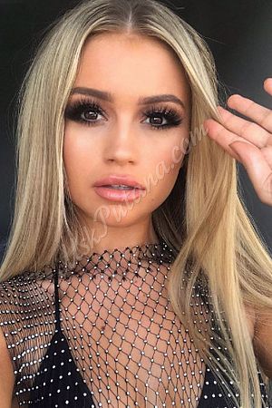 Мила, метро Площадь Революции