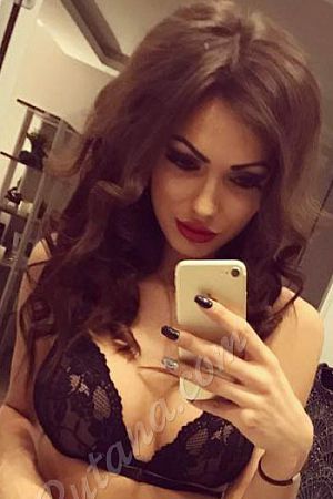 Оленька, метро Достоевская