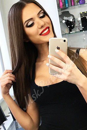 Николь, метро Александровский сад