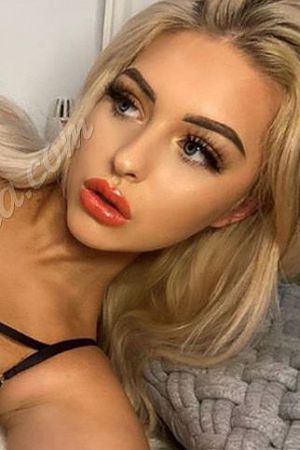 Оленька, метро Калужская