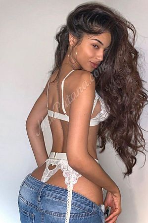 Кира, метро Добрынинская