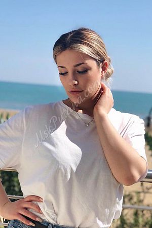 Юля, метро Ленинский проспект