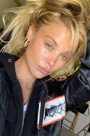 Оксана, метро Баррикадная