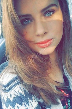 Юля, метро Арбатская