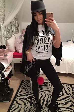 Линда, метро Саларьево