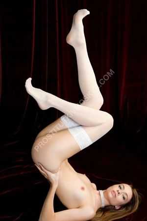 Полина, метро Зорге