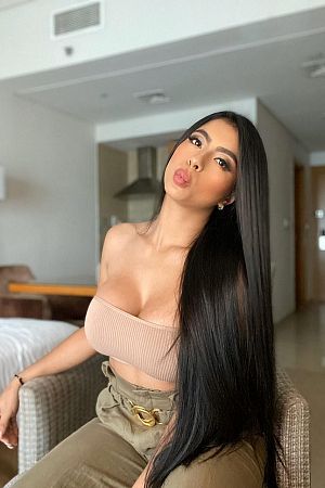 Дина, метро Комсомольская