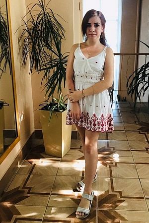 Кристина, метро Озёрная