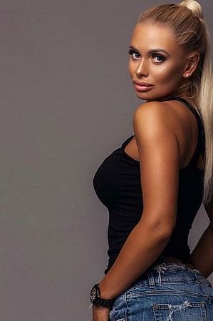 Ника, метро Тургеневская