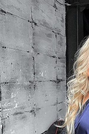 Яна, метро Полянка