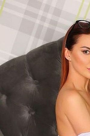 Алла, метро Чкаловская