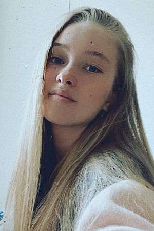 Анна, метро Марксистская