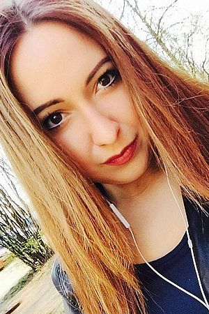 Анна, метро Бунинская аллея