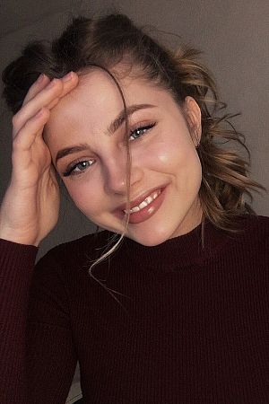 Анна, метро Тушинская